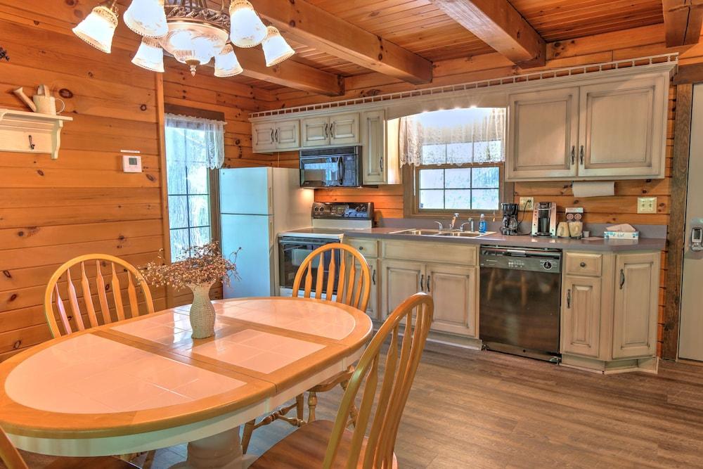 Cricket Hill Lodge & Cabins photo 66