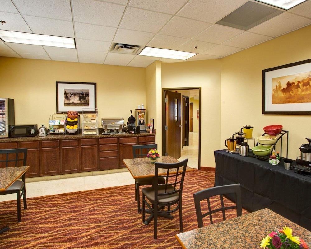 Rodeway Inn & Suites Phillipsburg photo 18