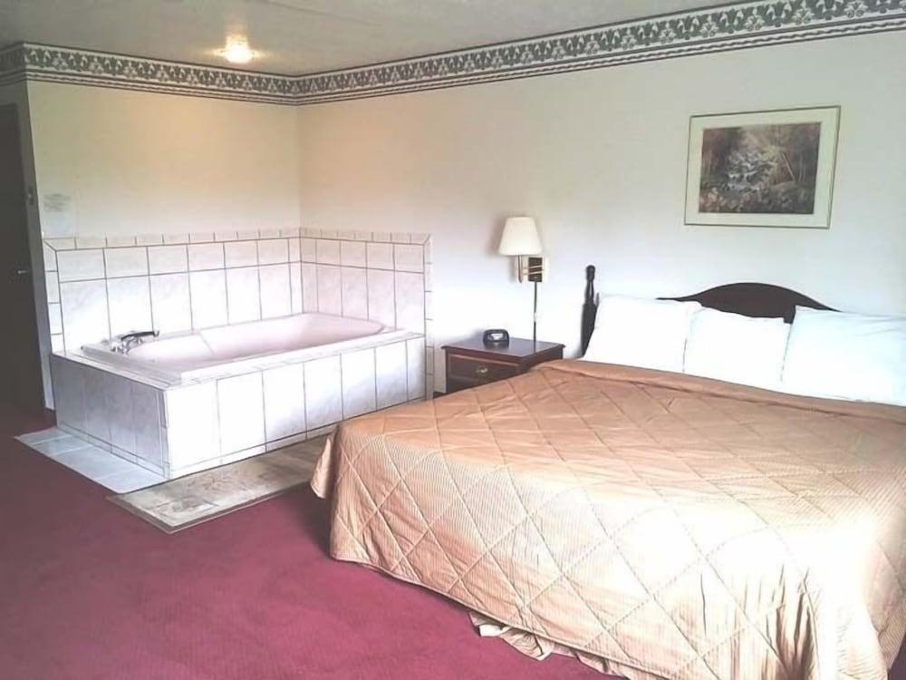 Economy Inn photo 7
