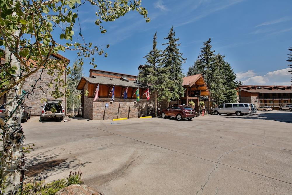 The Crestwood Condominiums photo 95