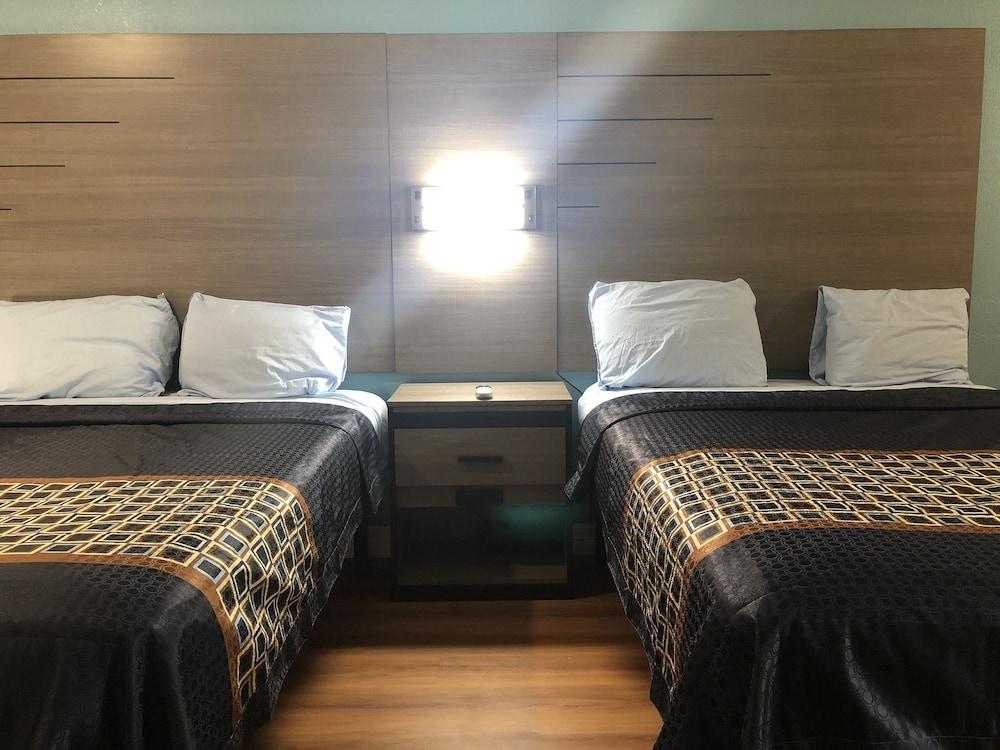 Luxury Inn & Suites photo 11