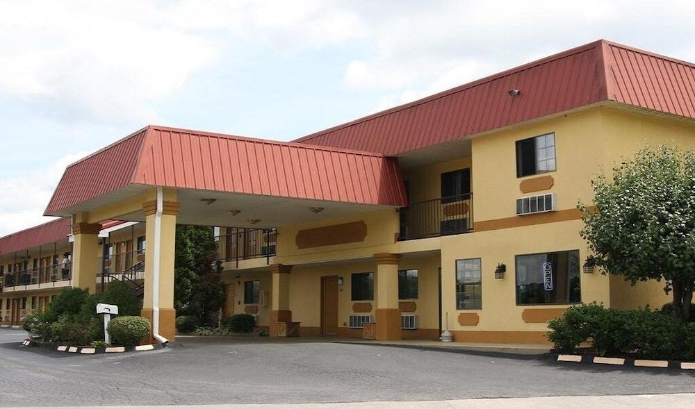 Express Inn & Suites photo 1