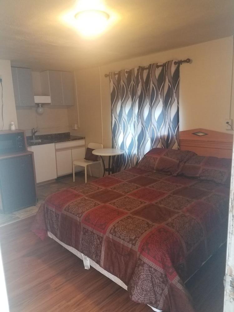 Riverside Motel photo 35