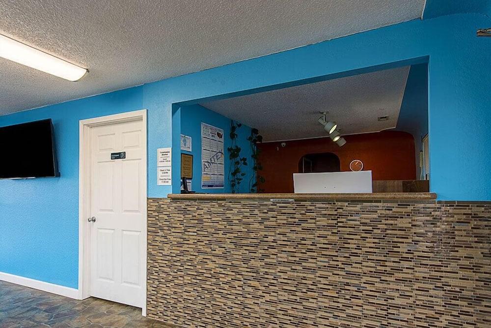 Highway Inn photo 3