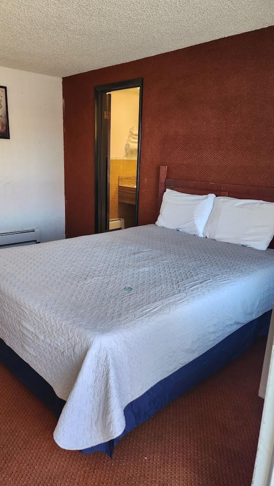 Golden Arrow Motel photo 18