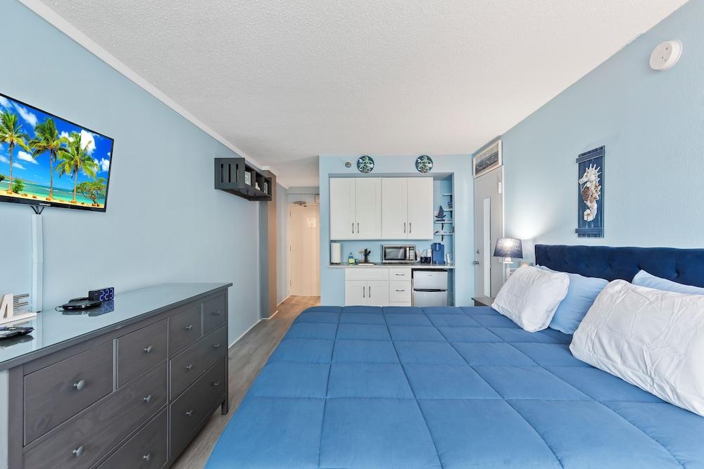 Oceanside Inn Studios by Brightwild photo 16