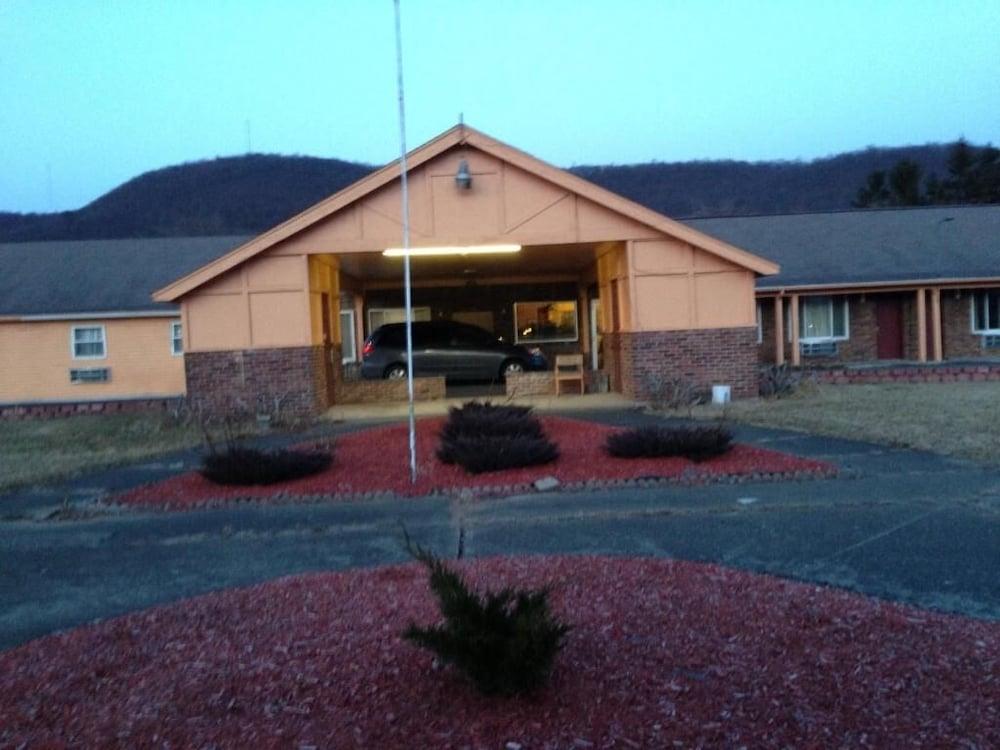 Mark Twain Motor Inn photo 9