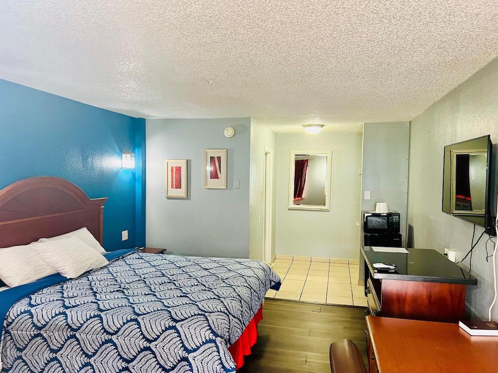 Regency Inn - Fort Sam Houston photo 16