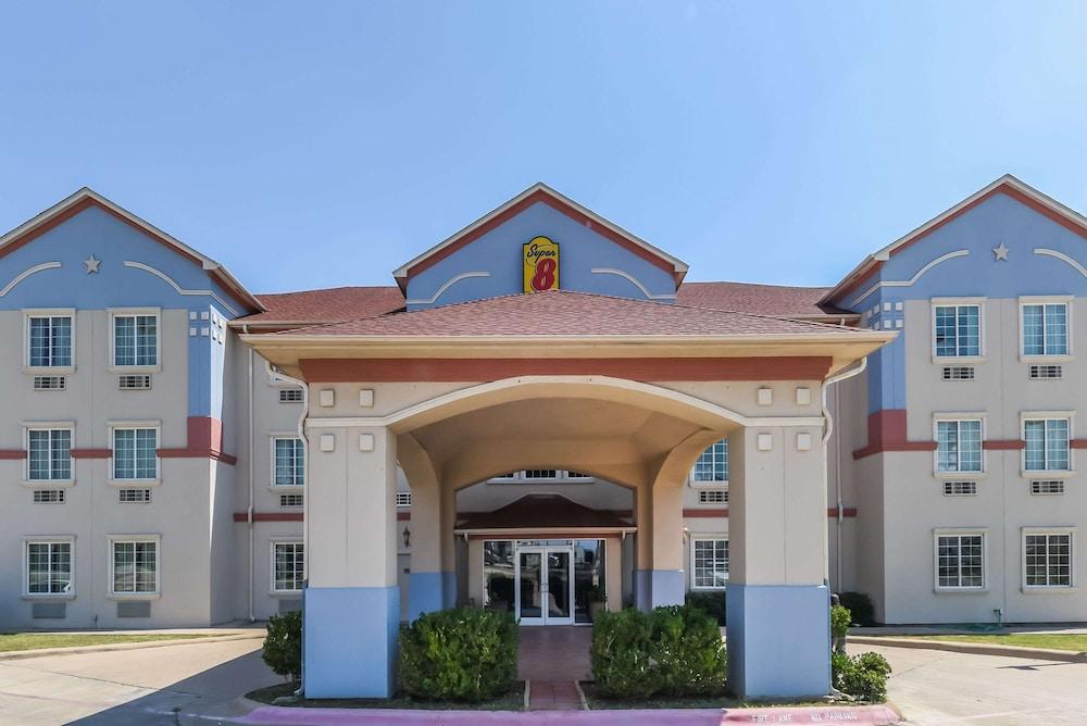 Super 8 by Wyndham Alvarado photo 14