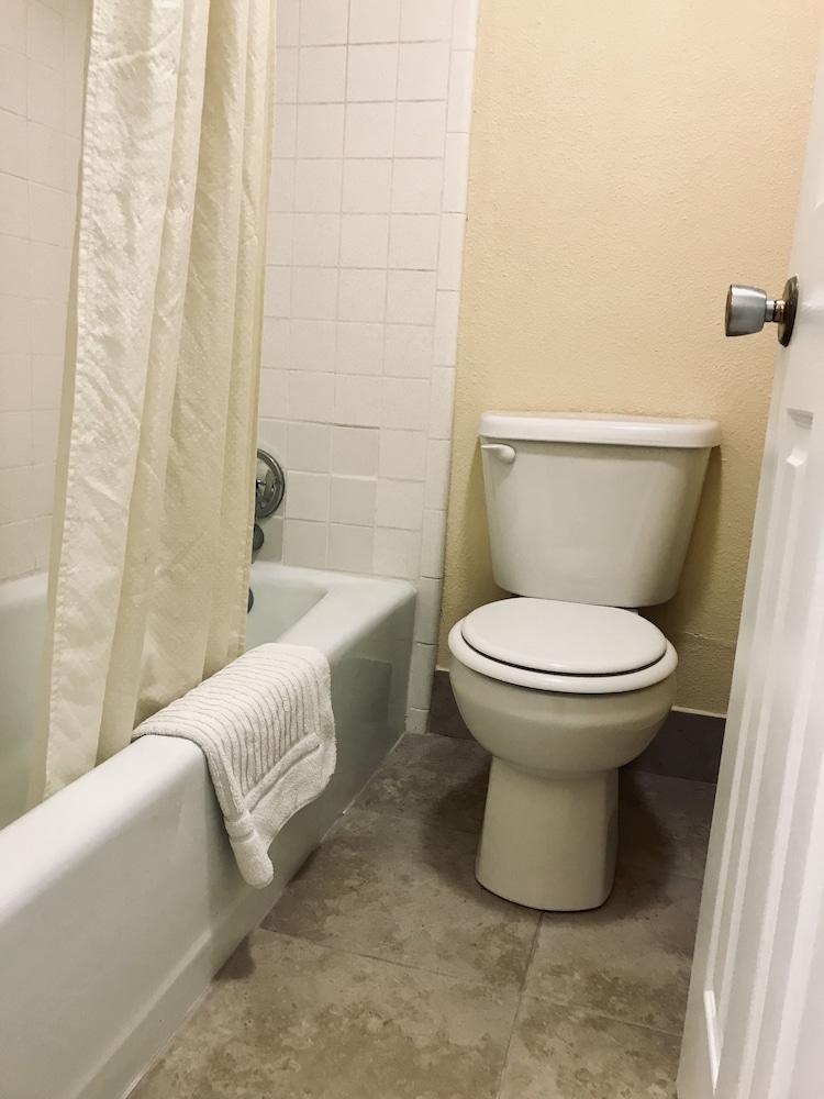Executive Inn photo 28