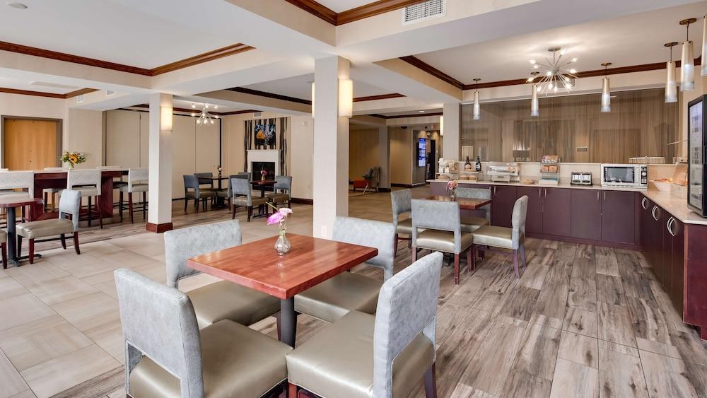 Best Western Plus River Escape Inn & Suites photo 39