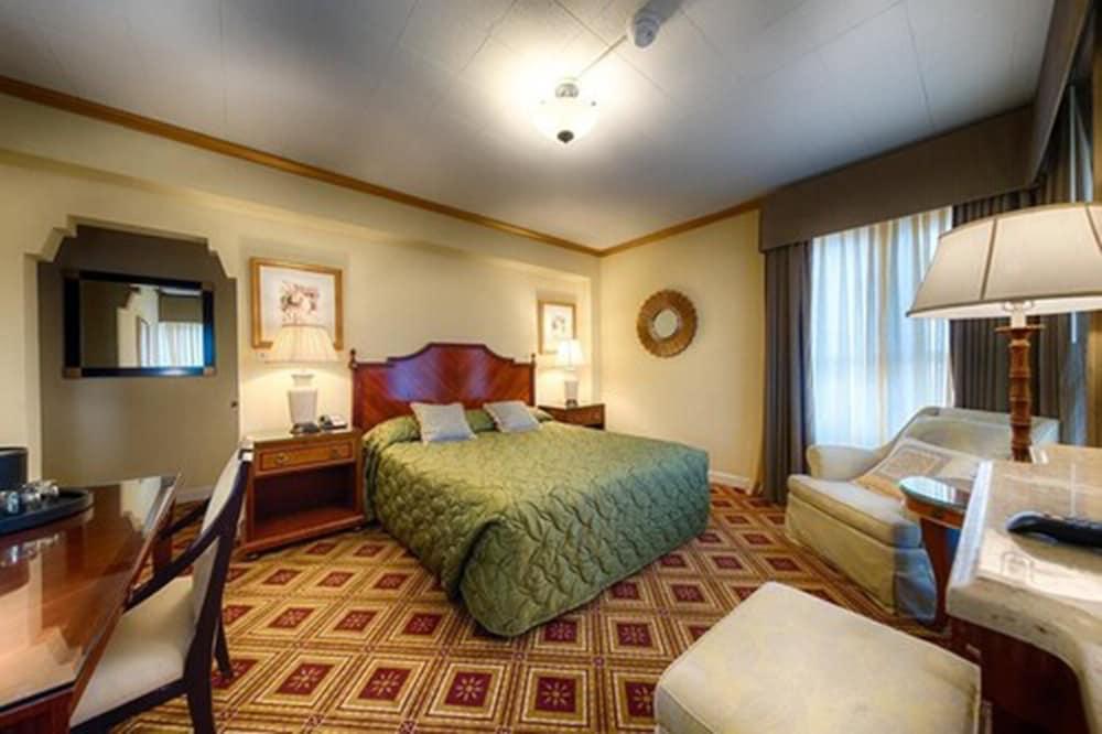 Embassy Hotel photo 29