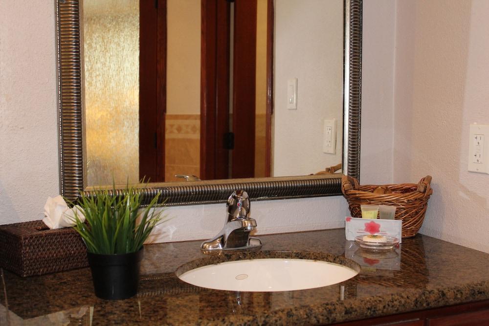 Hotel Iris - San Diego photo 12