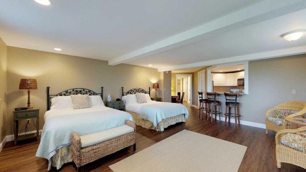 Glen Cove Inn & Suites photo 33