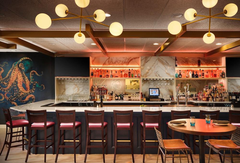 Holiday Inn Hotel & Suites Boston - Peabody by IHG photo 2