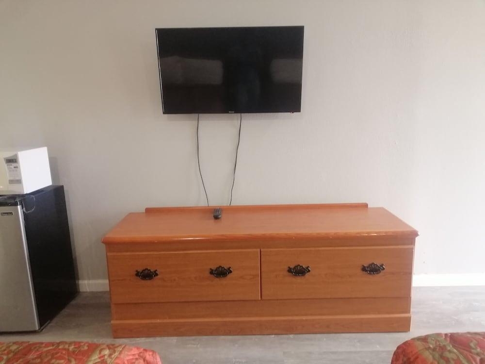 Royal Inn & Suite photo 10