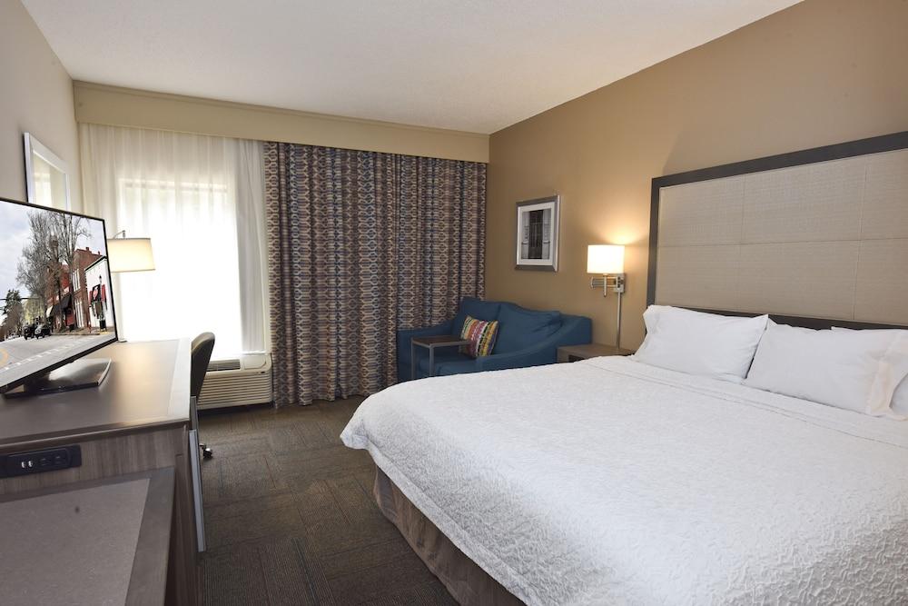 Hampton Inn Madison photo 3
