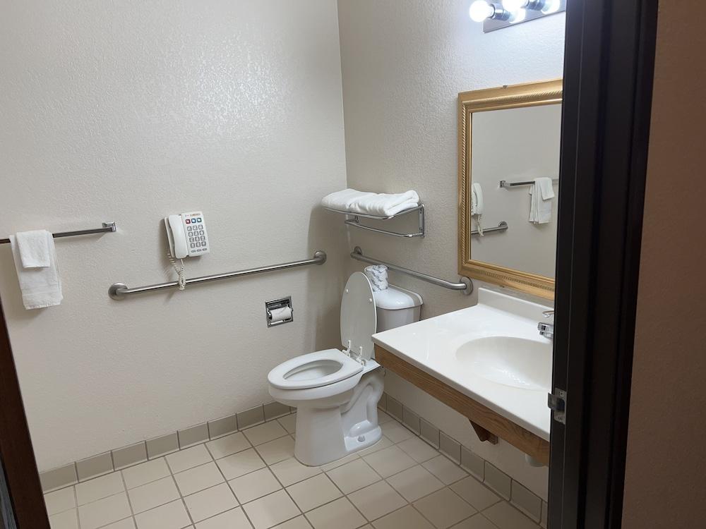 Express Inn & Suites photo 59