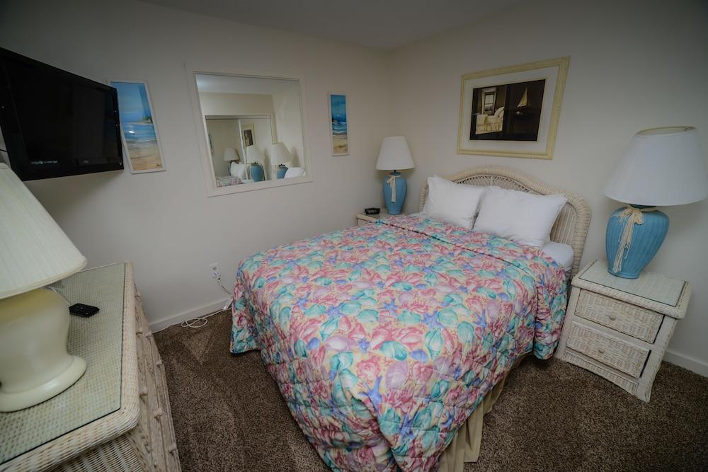 Myrtle Beach Resort by Beach Vacations photo 7