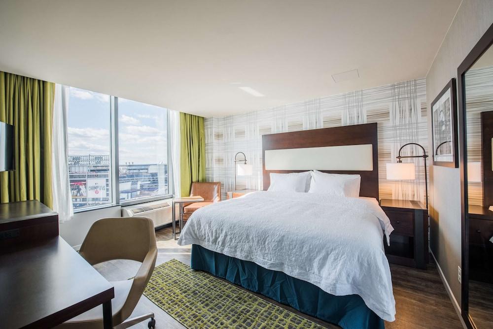 Hampton Inn & Suites Washington DC-Navy Yard photo 8
