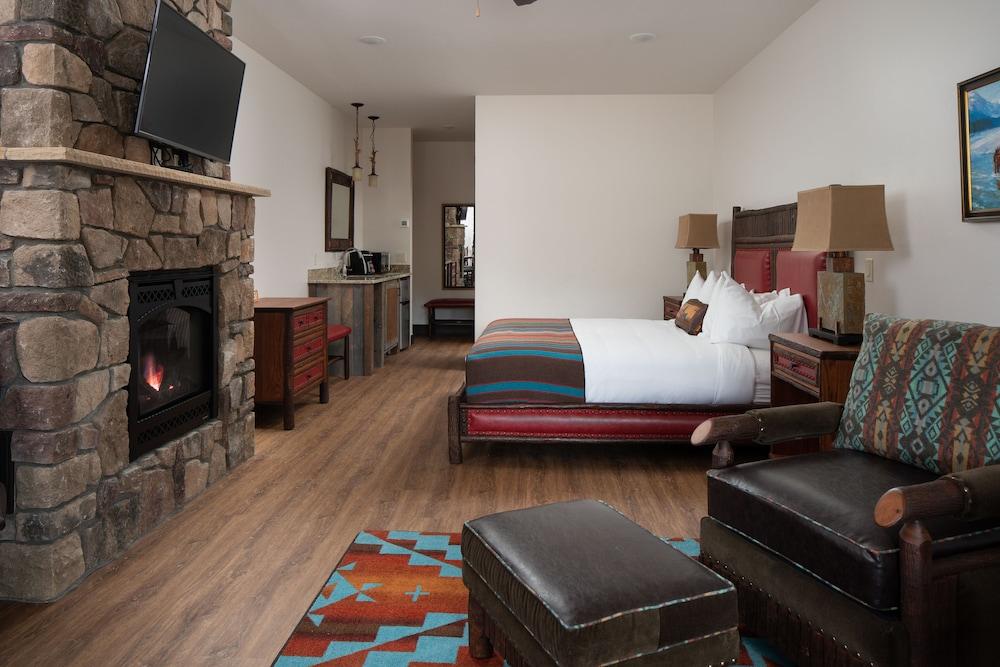 The Landing at Estes Park - Riverside Retreat photo 67