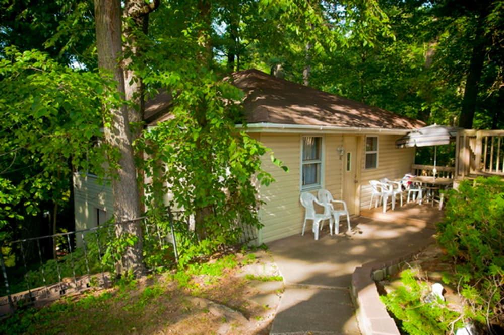 Lakeside Motel photo 31