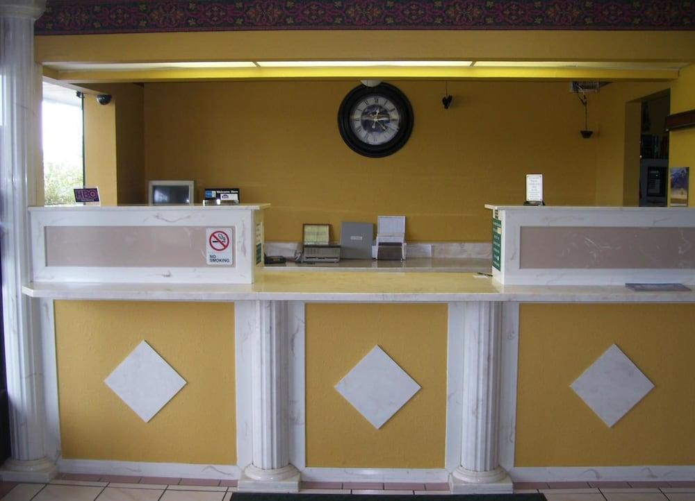 Americas Best Value Inn Winona photo 2