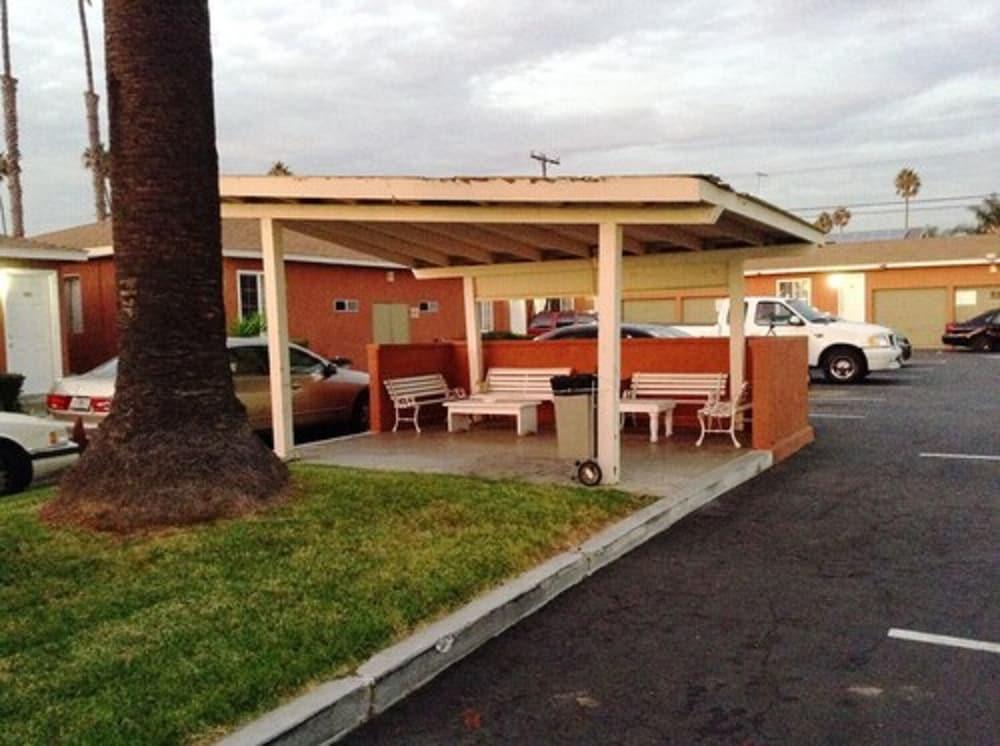 Oceanside Inn and Suites photo 33