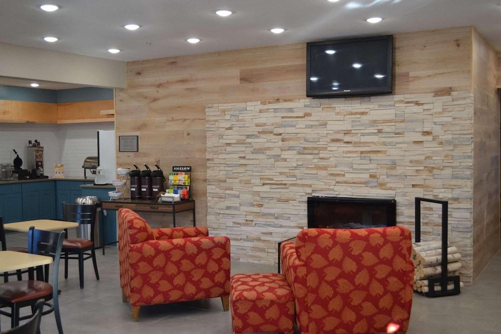 Country Inn & Suites by Radisson, Fairview Heights, IL photo 3