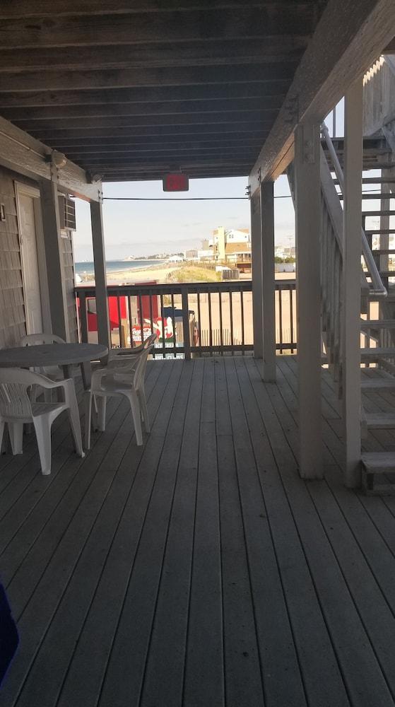 Sandcastle Beachfront Inn photo 36