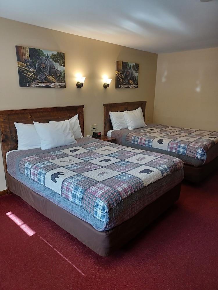 Northwoods Motel photo 11
