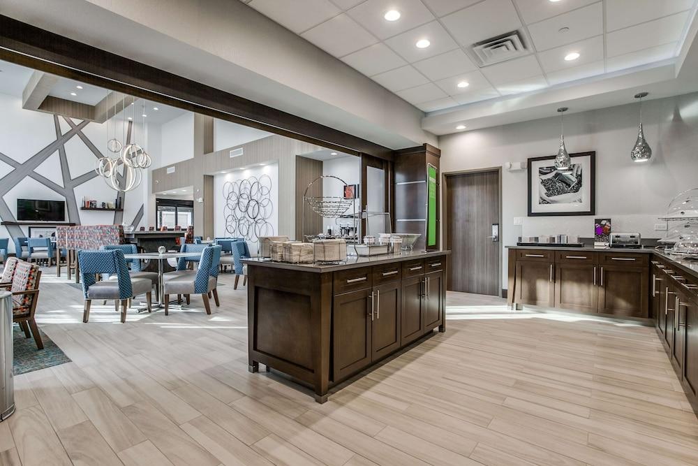 Hampton Inn & Suites North Dallas Central Expy photo 32