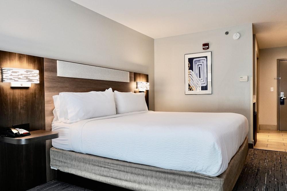 Holiday Inn Express Hotel & Suites Smithfield - Selma I -95 by IHG photo 11