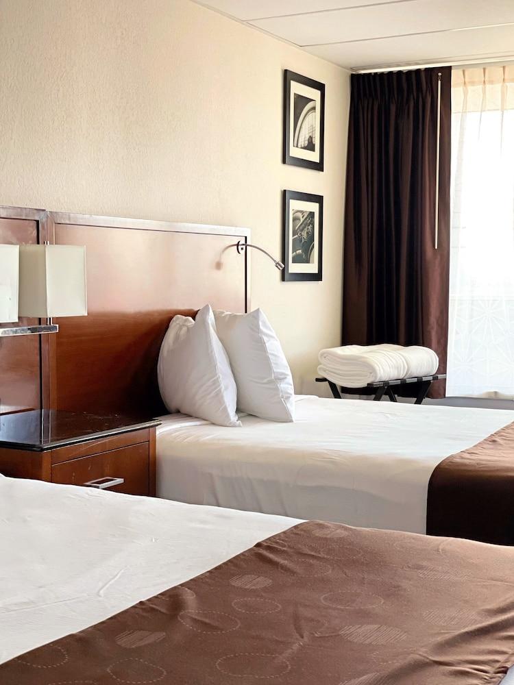 The Retro Hotel photo 11