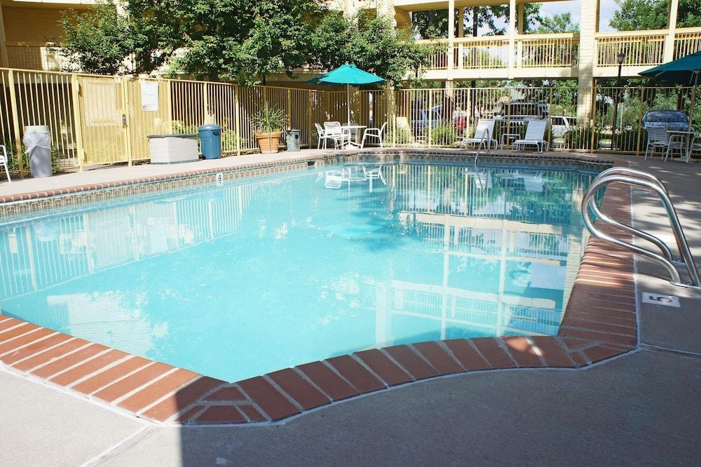 La Quinta Inn by Wyndham Denver Northglenn photo 19