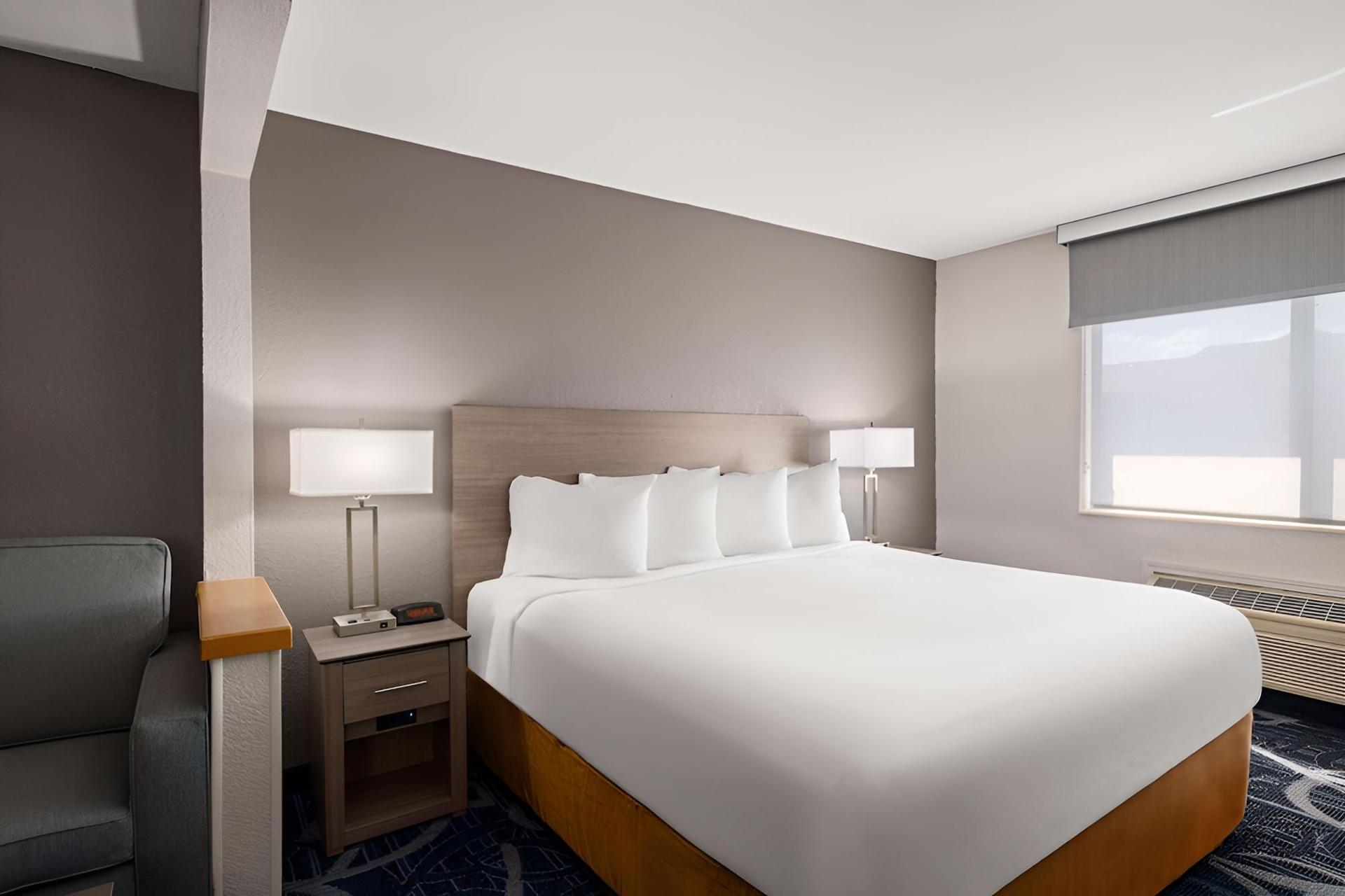 Baymont by Wyndham Waterloo photo 14