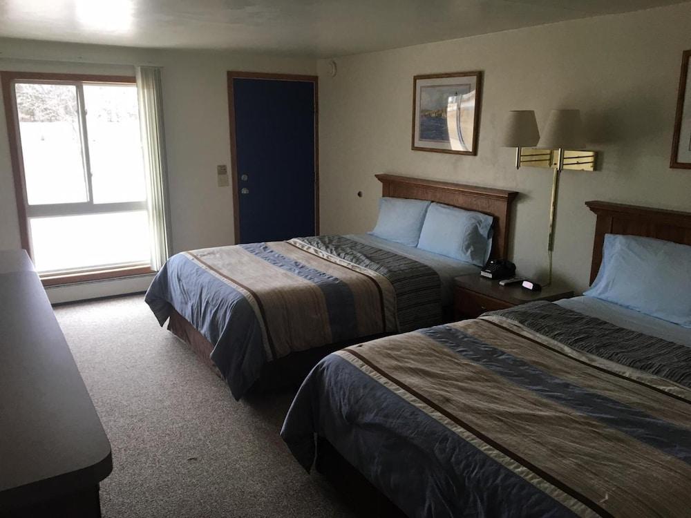 Coho Motel and Suites photo 15