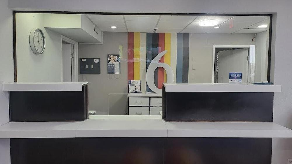 Motel 6 Omaha, NE photo 2