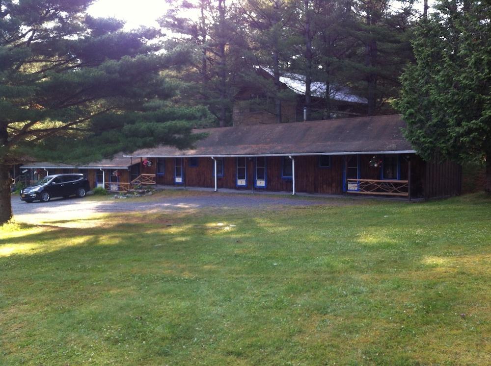 Blueberry Hill Motel photo 24