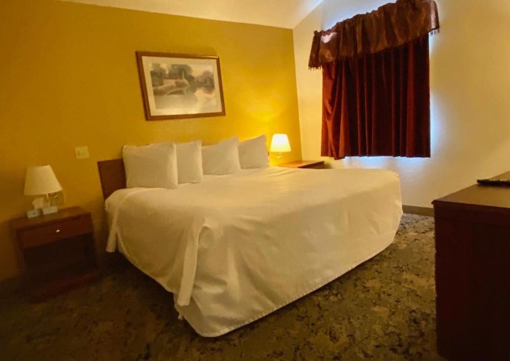 Rodeway Inn Salina North photo 8
