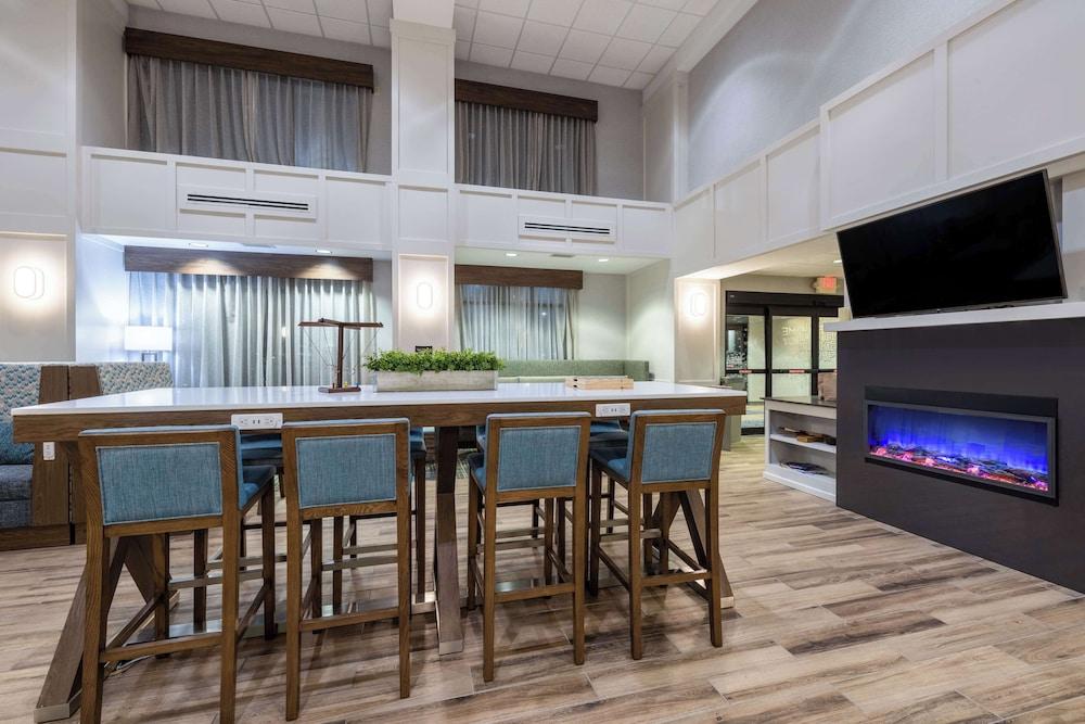 Hampton Inn & Suites Casper photo 2