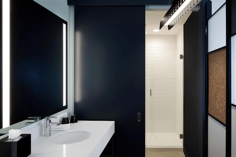 Aloft Columbus University District photo 17