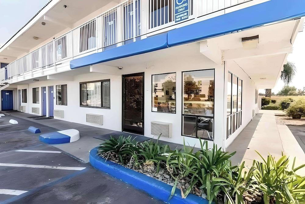 Motel 6 Modesto CA photo 8