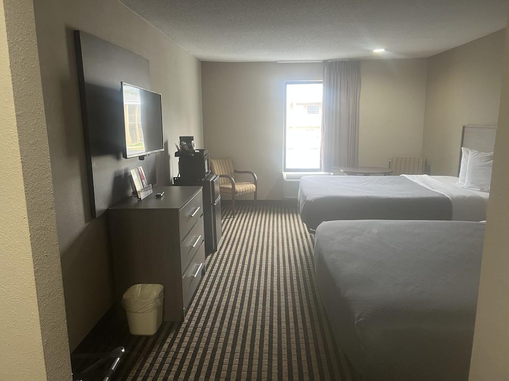 Econo Lodge Florence - Darlington photo 13