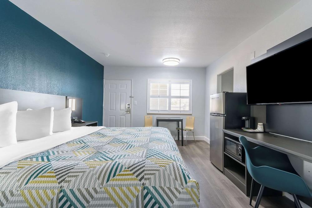 Studio 6 Suites Madera, California - Yosemite photo 4