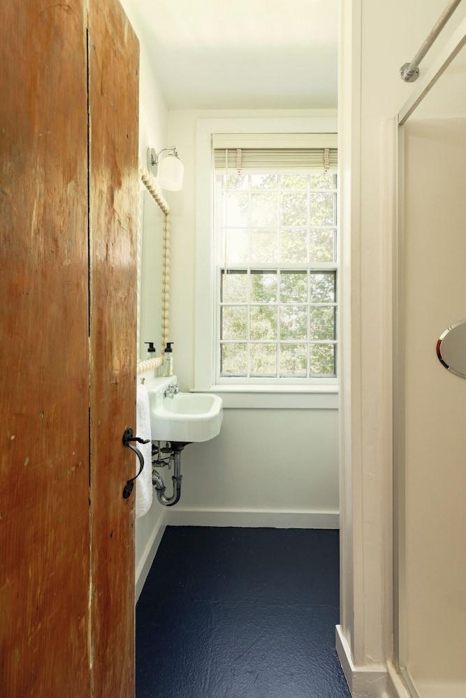 Sawyer House photo 26