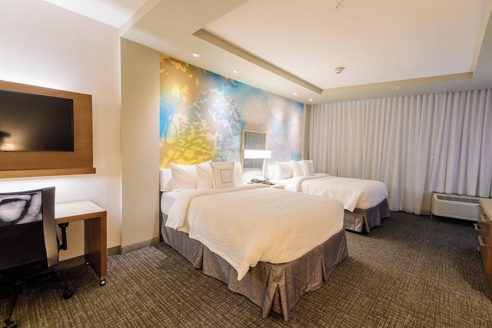 Courtyard by Marriott Lake Jackson photo 17