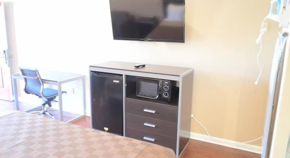 Regency Inn photo 34
