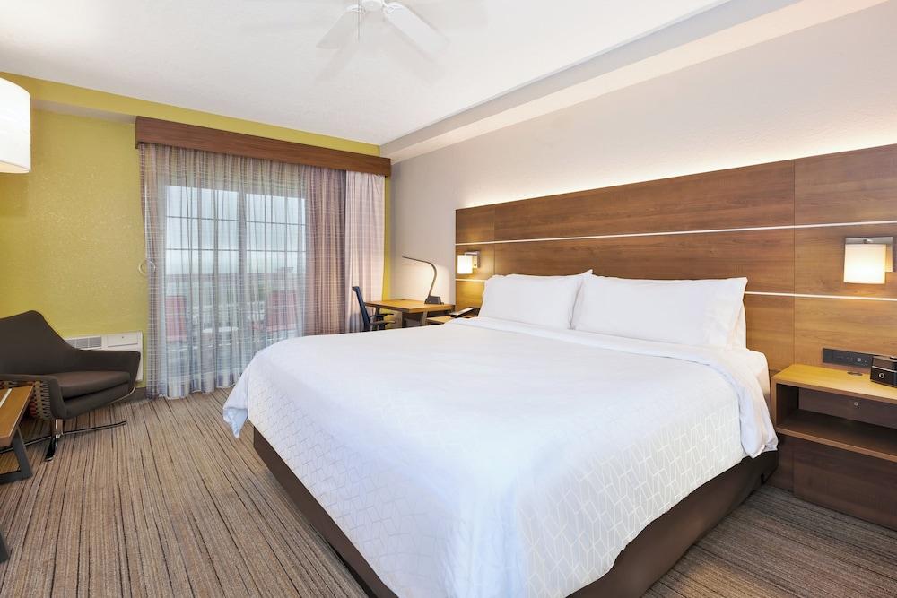 Holiday Inn Express & Suites Petoskey by IHG photo 35