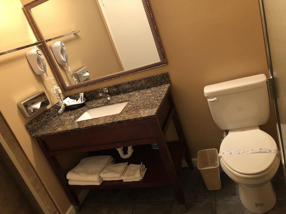 Knight's Inn Motel photo 45
